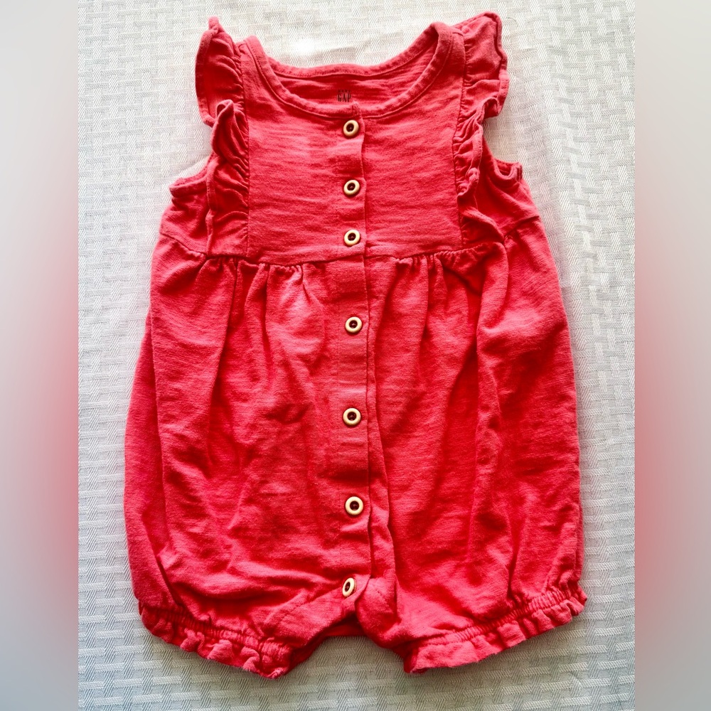 Baby Gap Coral Ruffle Romper – Infant Girls 6-12M Transitional One Piece